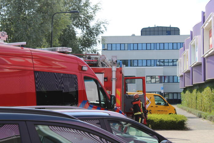 Gaslucht geroken in bedrijfspand Carpetright