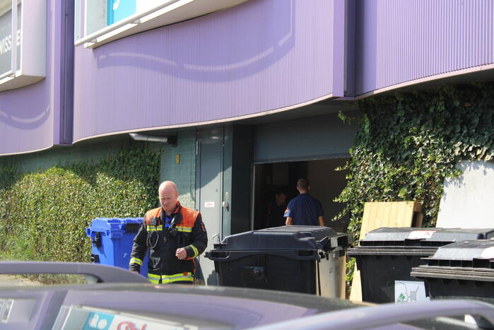 Gaslucht geroken in bedrijfspand Carpetright