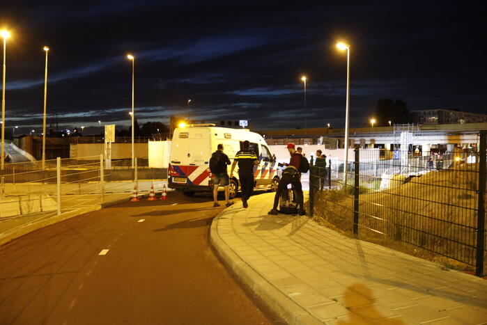 Twee wegebruikers botsen op fietspad
