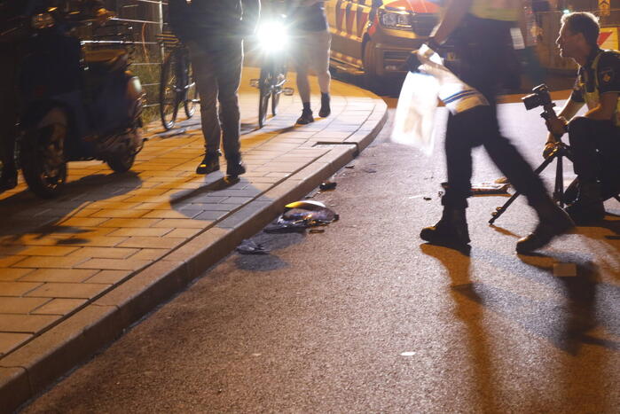 Twee wegebruikers botsen op fietspad