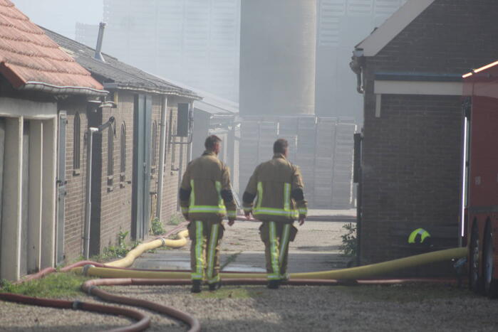 Flinke brand in schuur en hooibalen