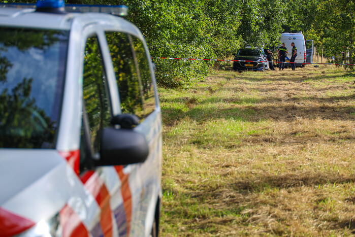 Explosieven Opruimingsdienst doet onderzoek op perceel langs snelweg