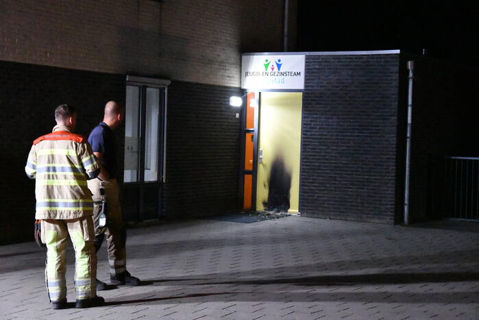 Onderzoek naar brandschade aan deur