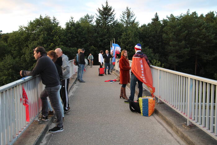 Protestactie op viaduct over snelweg