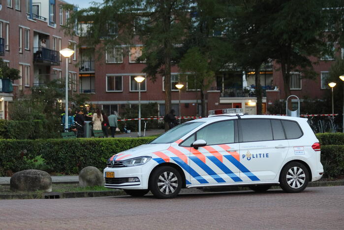 Schoten gelost op raam van woning