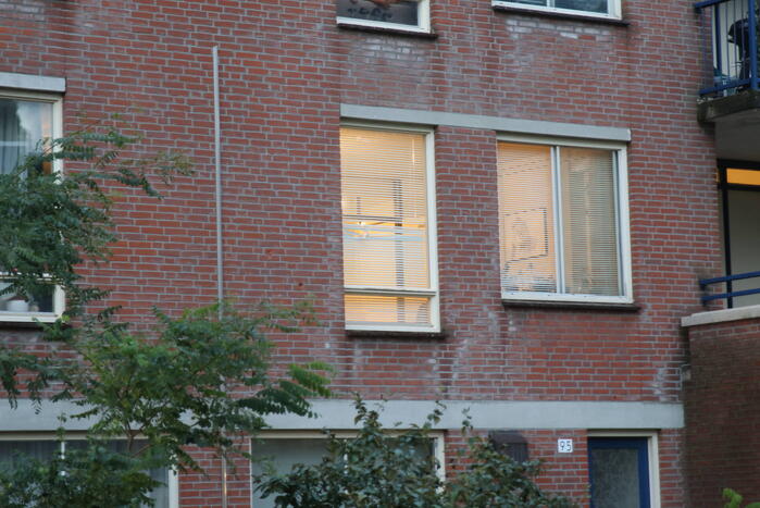 Schoten gelost op raam van woning