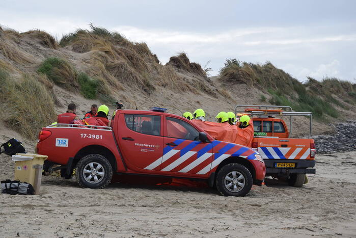 Kitesurfer zwaargewond bij kiteongeval op Brouwersdam