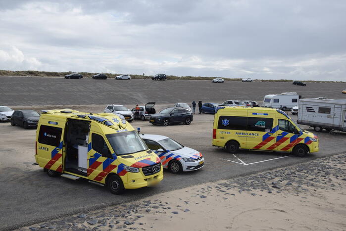Kitesurfer zwaargewond bij kiteongeval op Brouwersdam