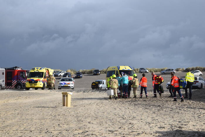 Kitesurfer zwaargewond bij kiteongeval op Brouwersdam