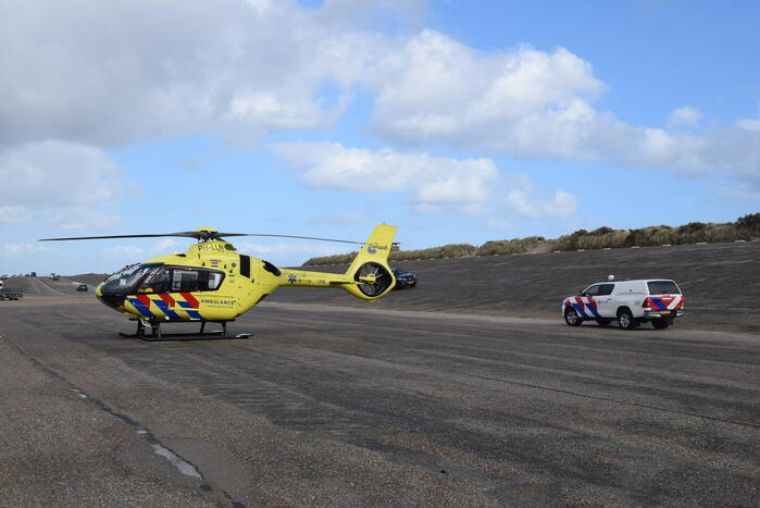 Kitesurfer zwaargewond bij kiteongeval op Brouwersdam