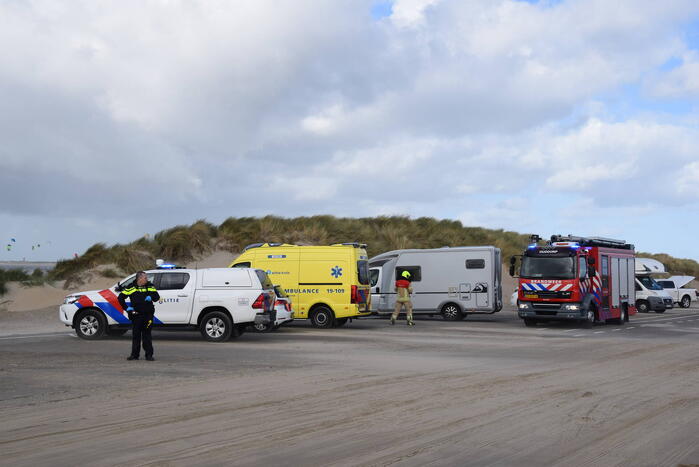 Kitesurfer zwaargewond bij kiteongeval op Brouwersdam