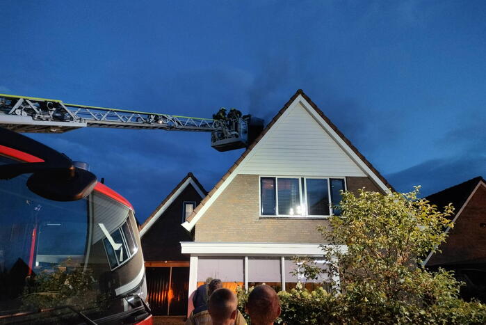 Veel rookontwikkeling bij schoorsteenbrand