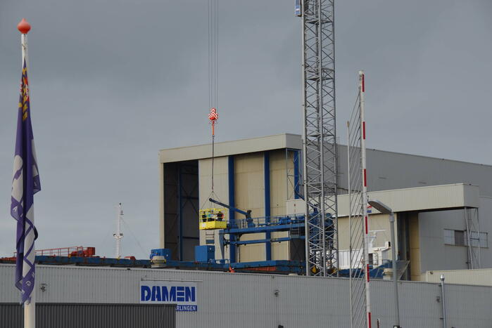 Persoon ernstig gewond na val in ruim van vrachtschip