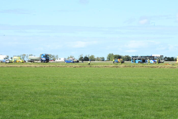 Gewonde bij aanrijding met lijnbus en auto