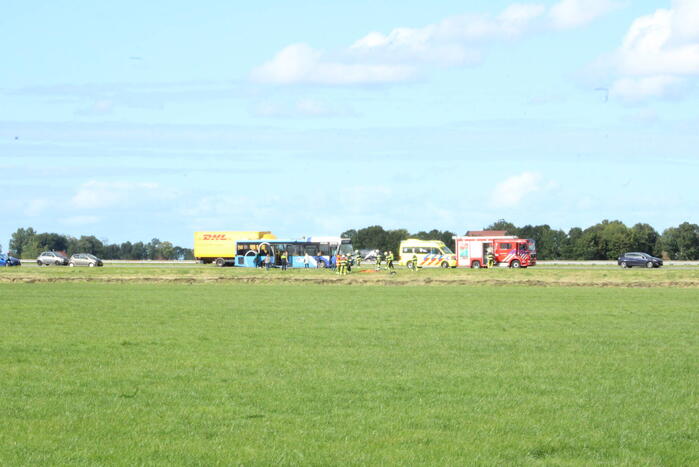 Gewonde bij aanrijding met lijnbus en auto