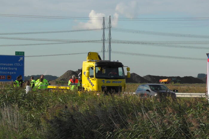 Auto total-loss vanwege brand in motorcompartiment