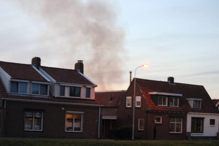 Flinke rookontwikkeling bij uitslaande schuurbrand