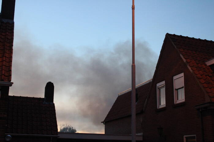 Flinke rookontwikkeling bij uitslaande schuurbrand