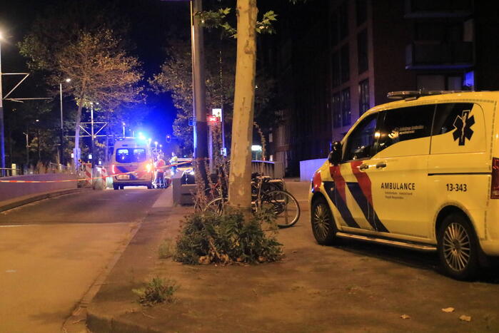 Persoon gewond na val in water