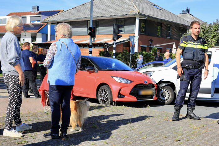 Drie voertuigen betrokken bij botsing