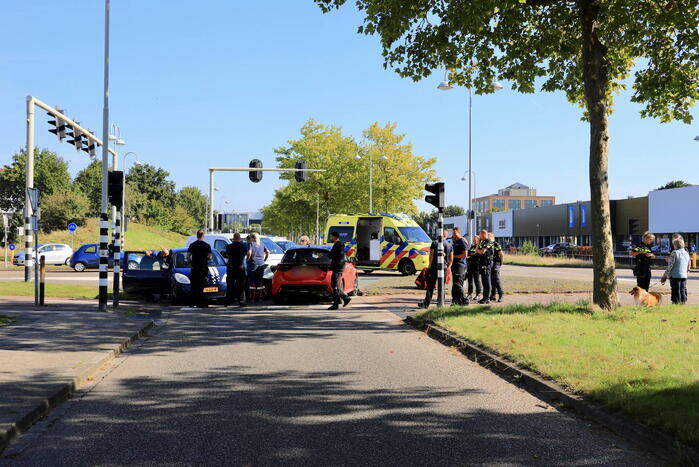 Drie voertuigen betrokken bij botsing