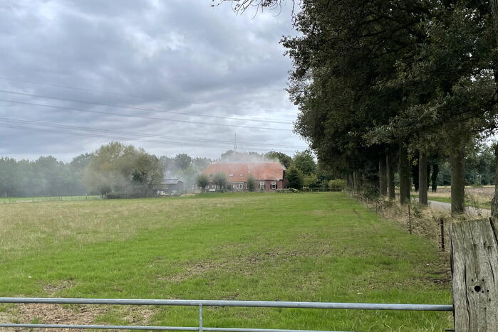 Veel rookontwikkeling bij brand in woonboerderij