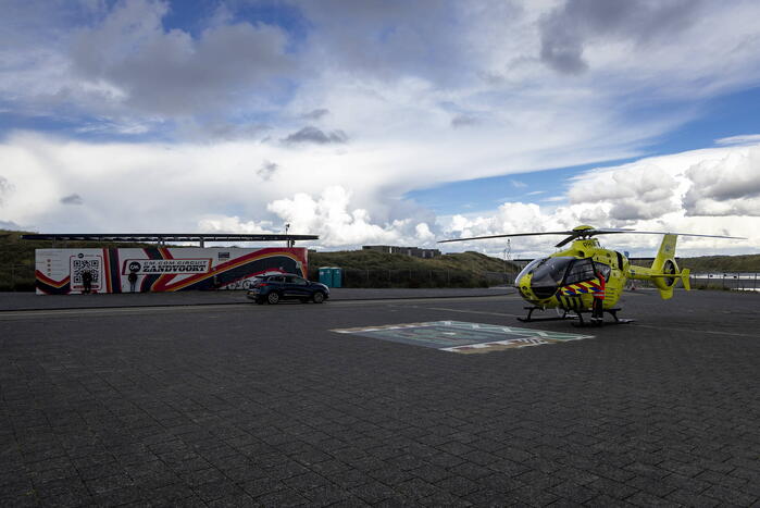 Traumahelikopter landt op circuit