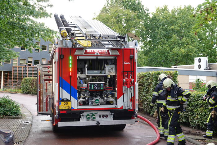 Brand in loods snel onder controle