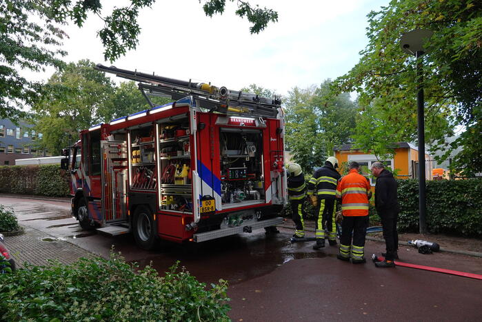 Brand in loods snel onder controle