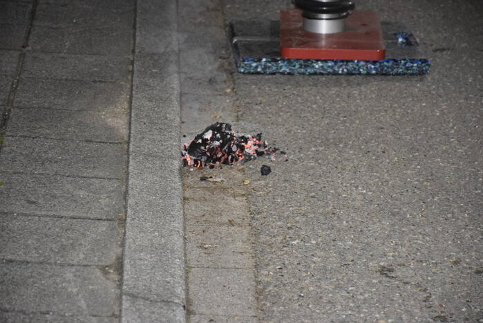 Brand in schoorsteen van woning