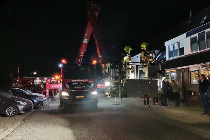 Brand in schoorsteen van woning