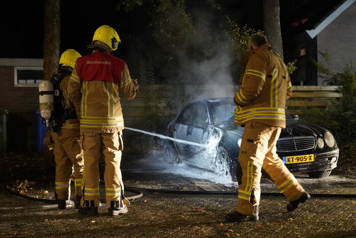 Auto volledig uitgebrand