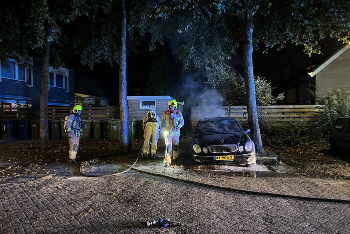 Auto volledig uitgebrand