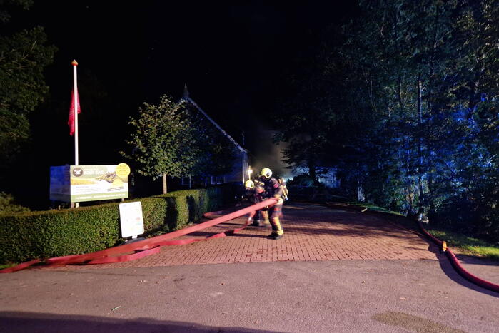 Brandweer voorkomt erger bij grote boerderij brand