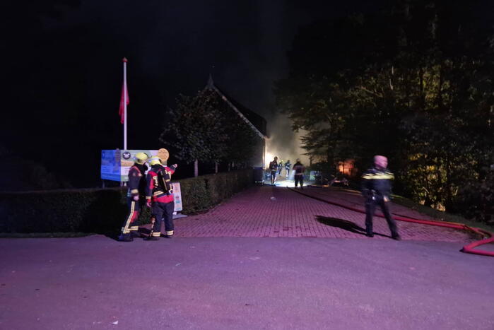 Brandweer voorkomt erger bij grote boerderij brand