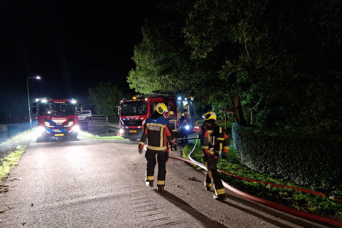Brandweer voorkomt erger bij grote boerderij brand