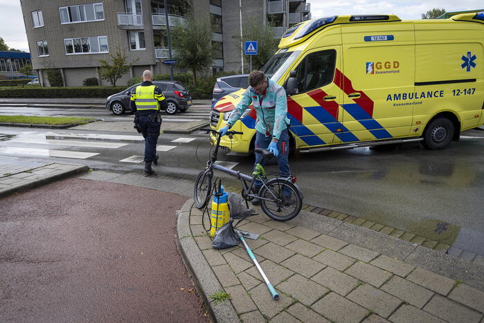Schoonmaker gewond bij botsing met auto