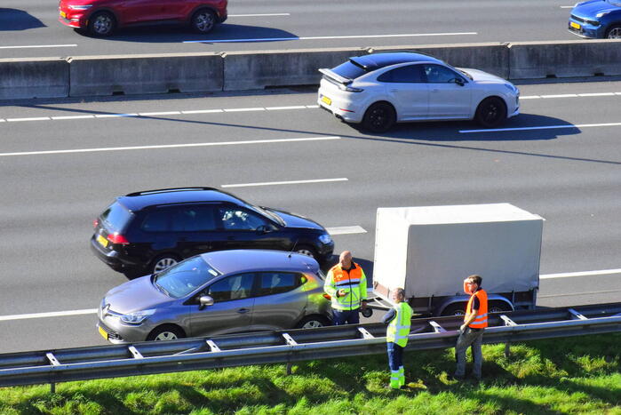 Auto in tegengestelde richting op snelweg