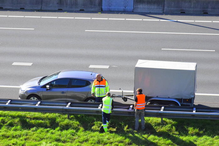 Auto in tegengestelde richting op snelweg