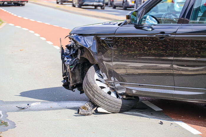 Voorwiel breekt af na botsing