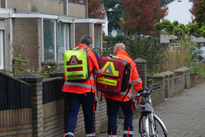 Traumateam assisteert bij incident in woning