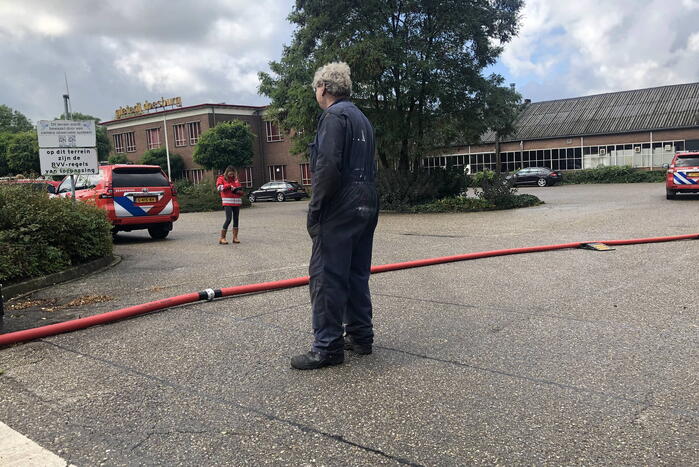 Veel rookontwikkeling bij grote brand in bedrijfspand