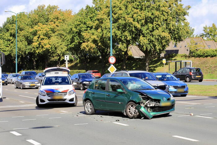 Meerdere personen gecontroleerd bij kop-staartbotsing