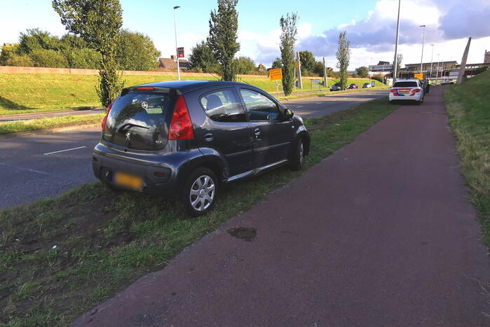 Schade bij botsing tussen drie auto's