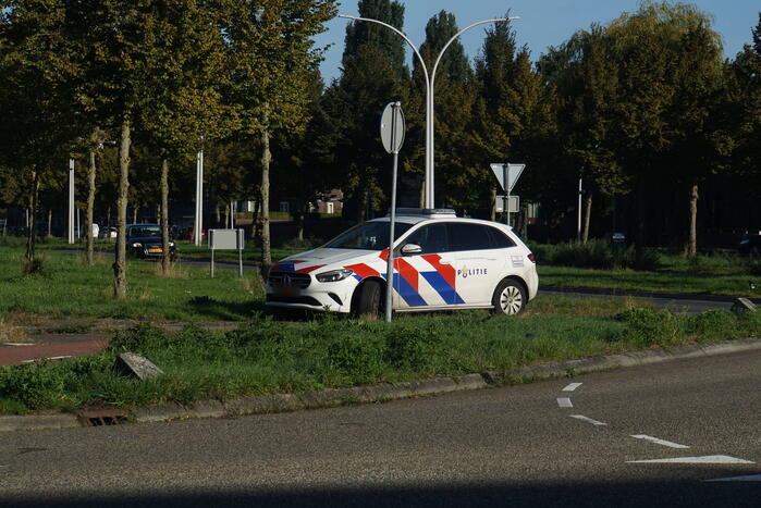 Fietser naar ziekenhuis na botsing met auto