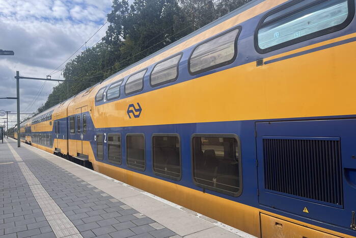 Rookontwikkeling bij trein op NS-station
