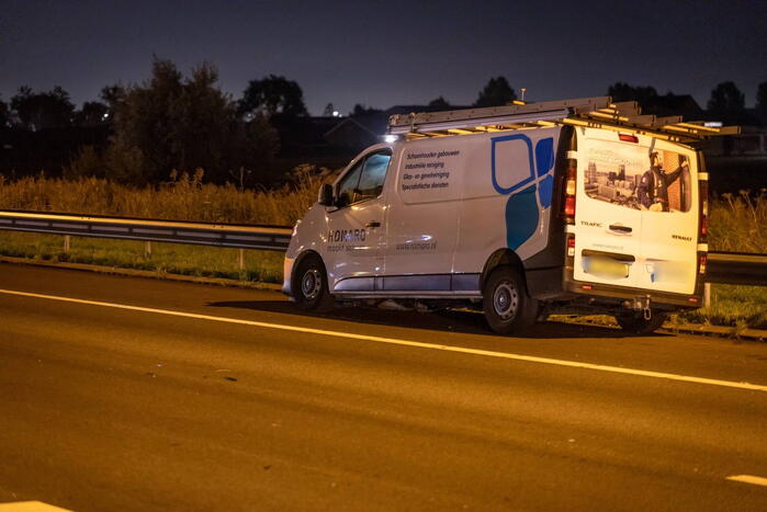 Snelweg dicht door botsing met meerder voertuigen