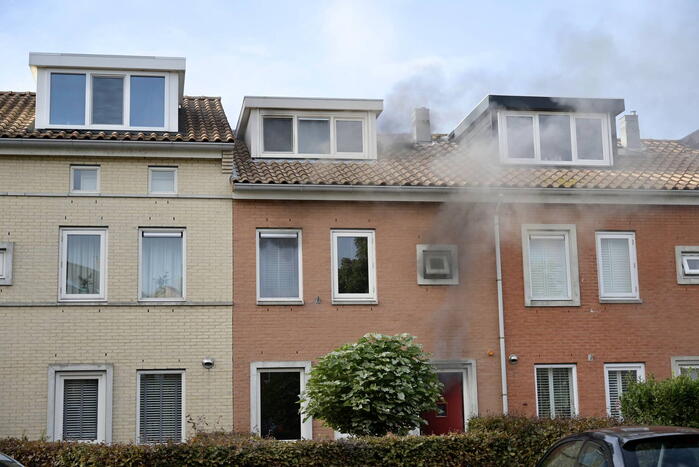 Flinke rookontwikkeling bij brand in woning