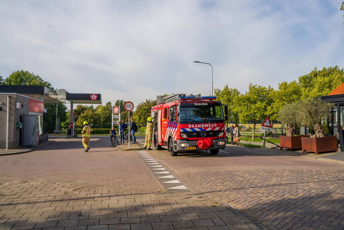 Mistgenerator zet tankstation vol rook