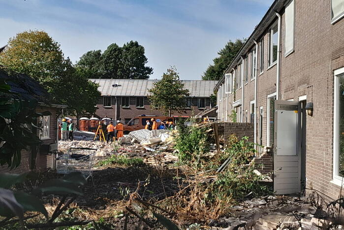 Specialistisch bijstandsteam USAR oefent bij sloopwoningen